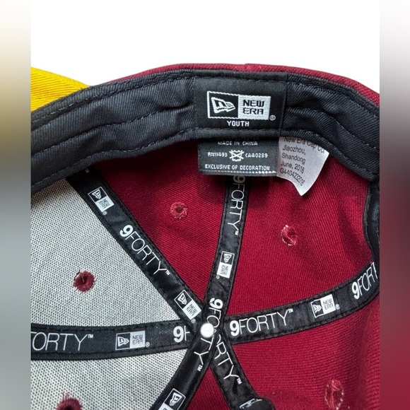 Vintage YOUTH Washington Redskins Cap - Burgundy and Gold - Adjustable Fit - Picture 4 of 7